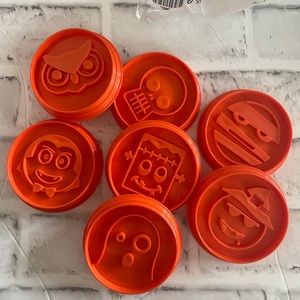Brand New Pampered Chef Halloween Cookie Cutters
